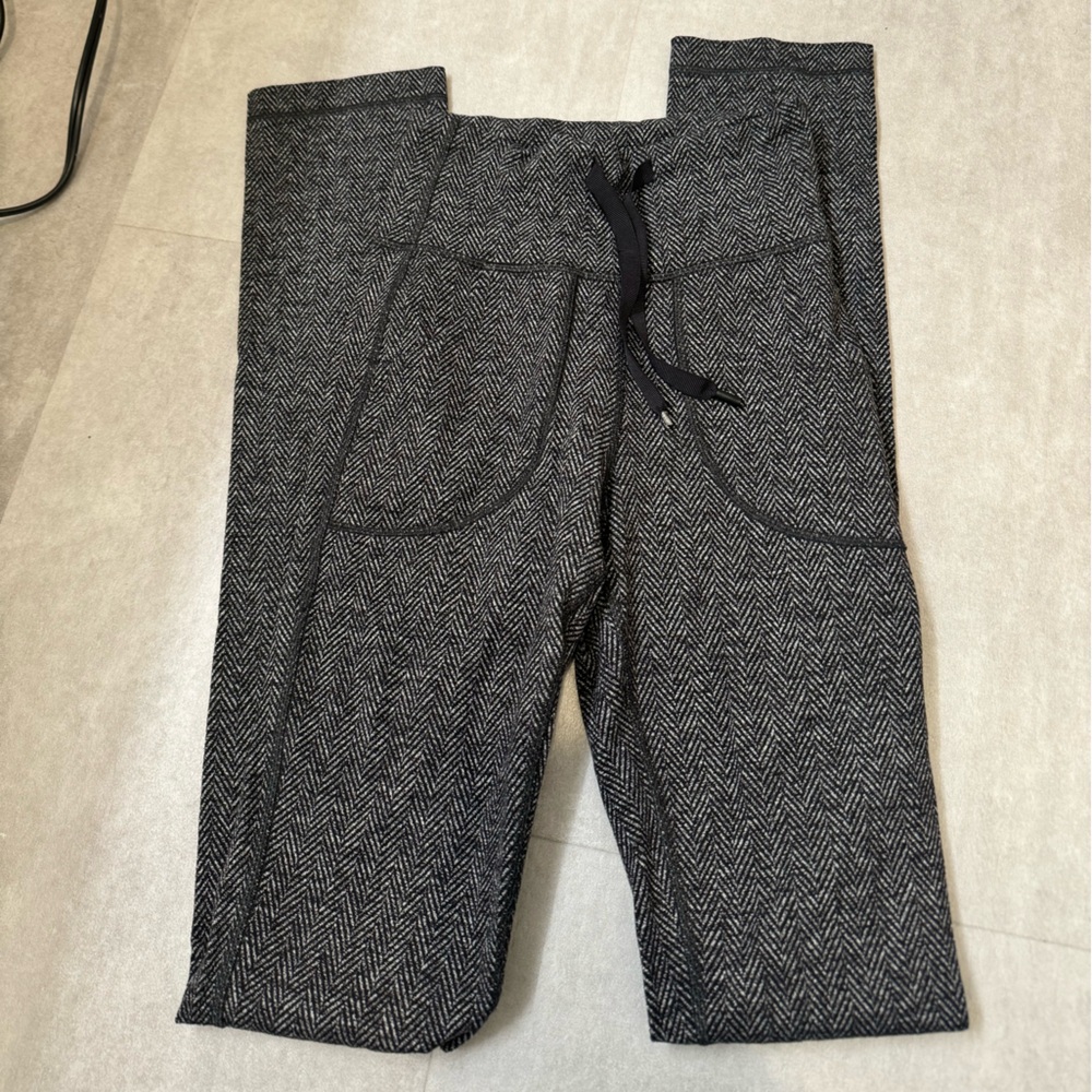 Stylish Gray Herringbone Leggings